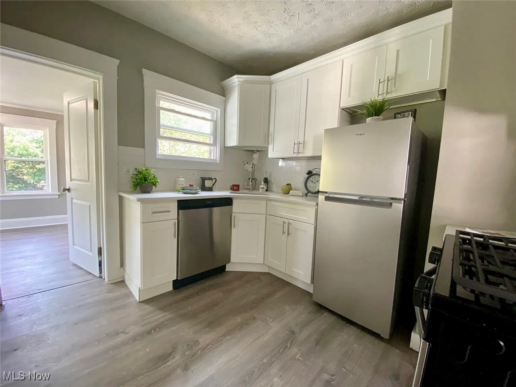 Lakewood, Ohio 44107, United States, 4 Bedrooms Bedrooms, ,1 BathroomBathrooms,Residential,Pending,8383