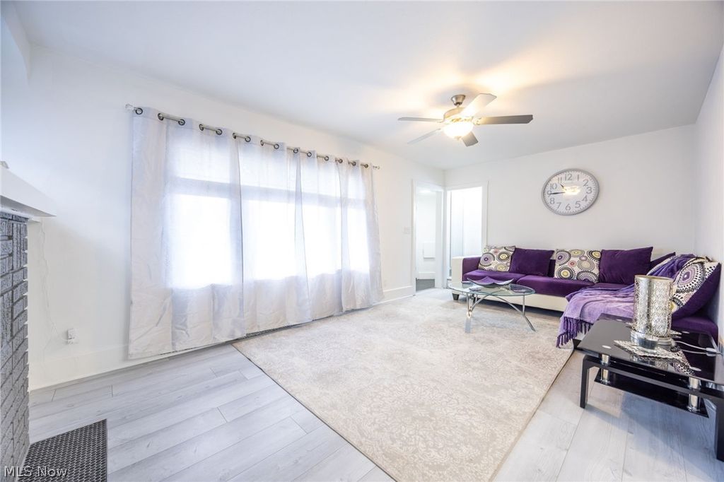 Photo of 6502 Farnsworth Drive, Parma, OH 44129 (MLS # 5196144)