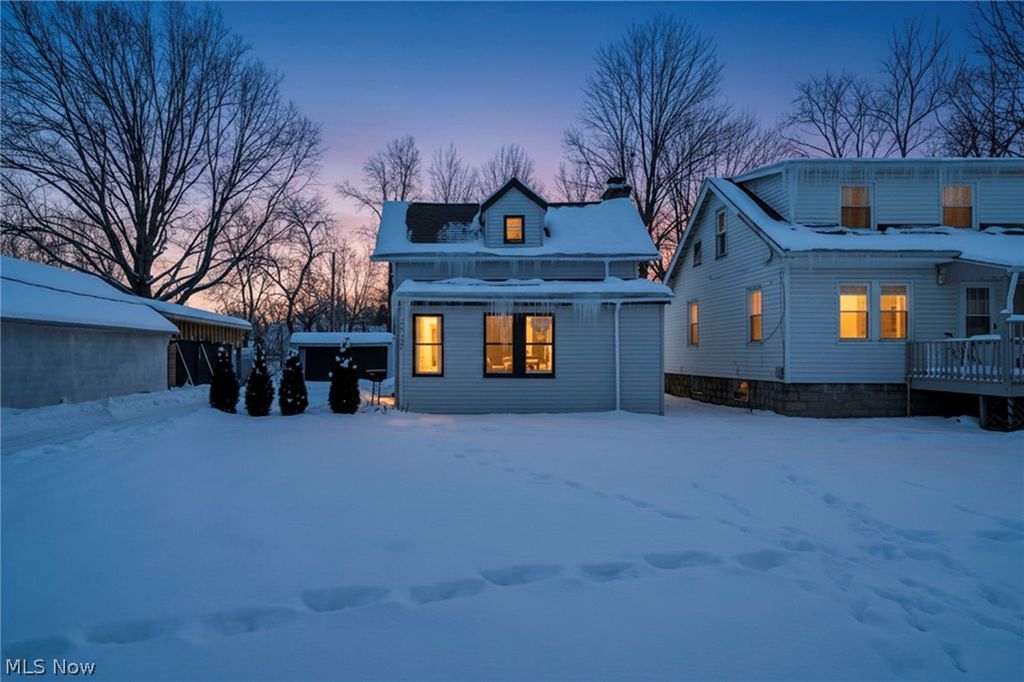 Photo of 4717 Snow Road, Parma, OH 44134 (MLS # 5185384)