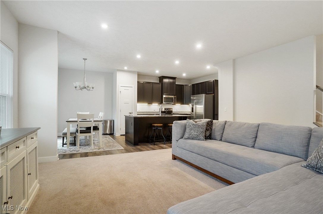 Towns/Cedar Crest - Residential