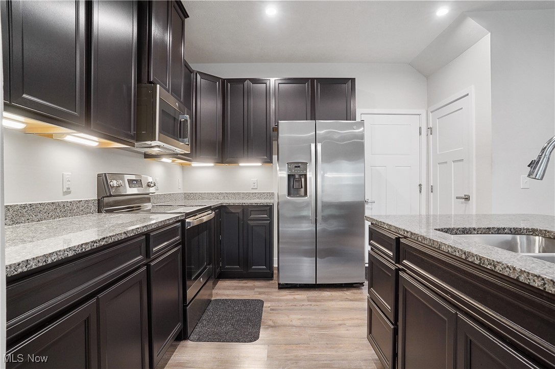 Towns/Cedar Crest - Residential