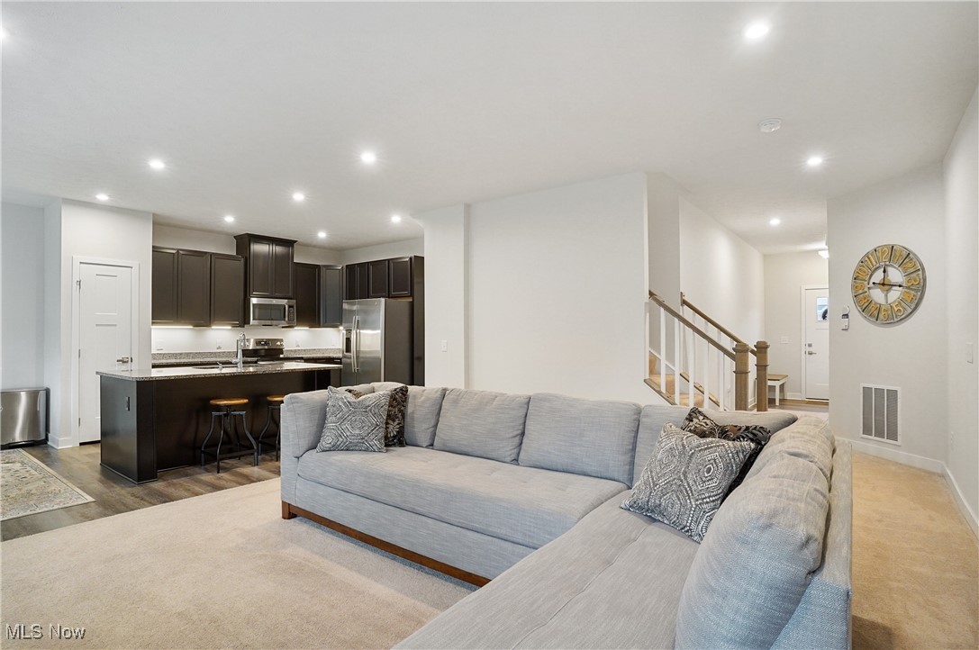 Towns/Cedar Crest - Residential