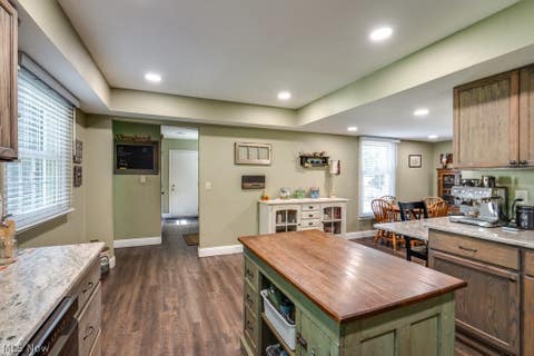Tiny photo for 339 S Park Drive, Aurora, OH 44202 (MLS # 5216821)