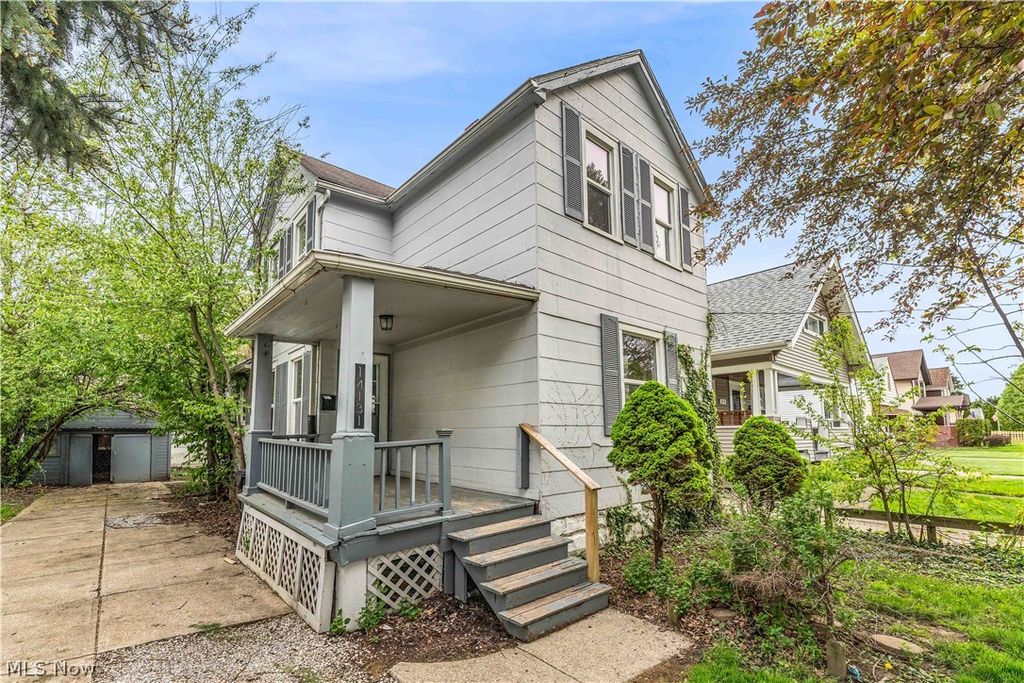 Photo of 14131 Berwyn Avenue, Cleveland, OH 44111 (MLS # 5214808)