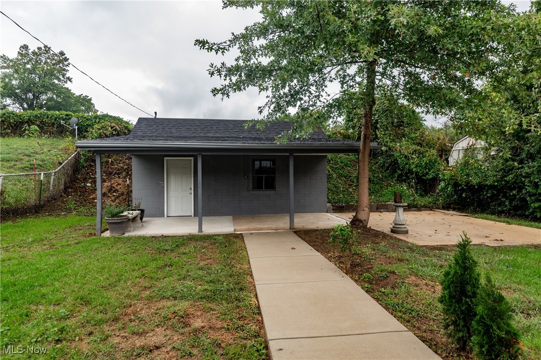 R R De Bussey Adn - Residential