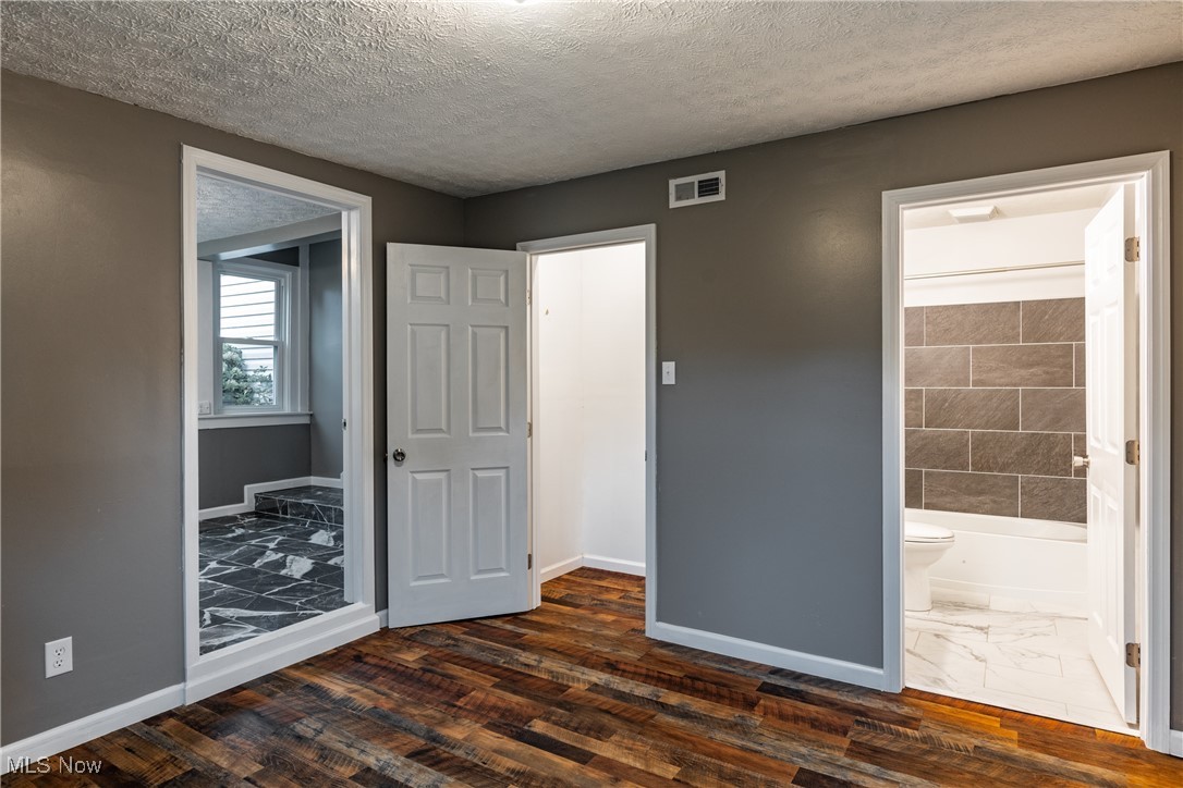 R R De Bussey Adn - Residential