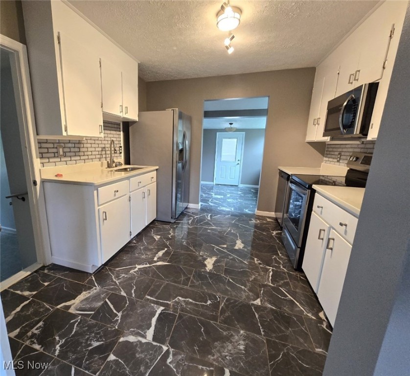 R R De Bussey Adn - Residential