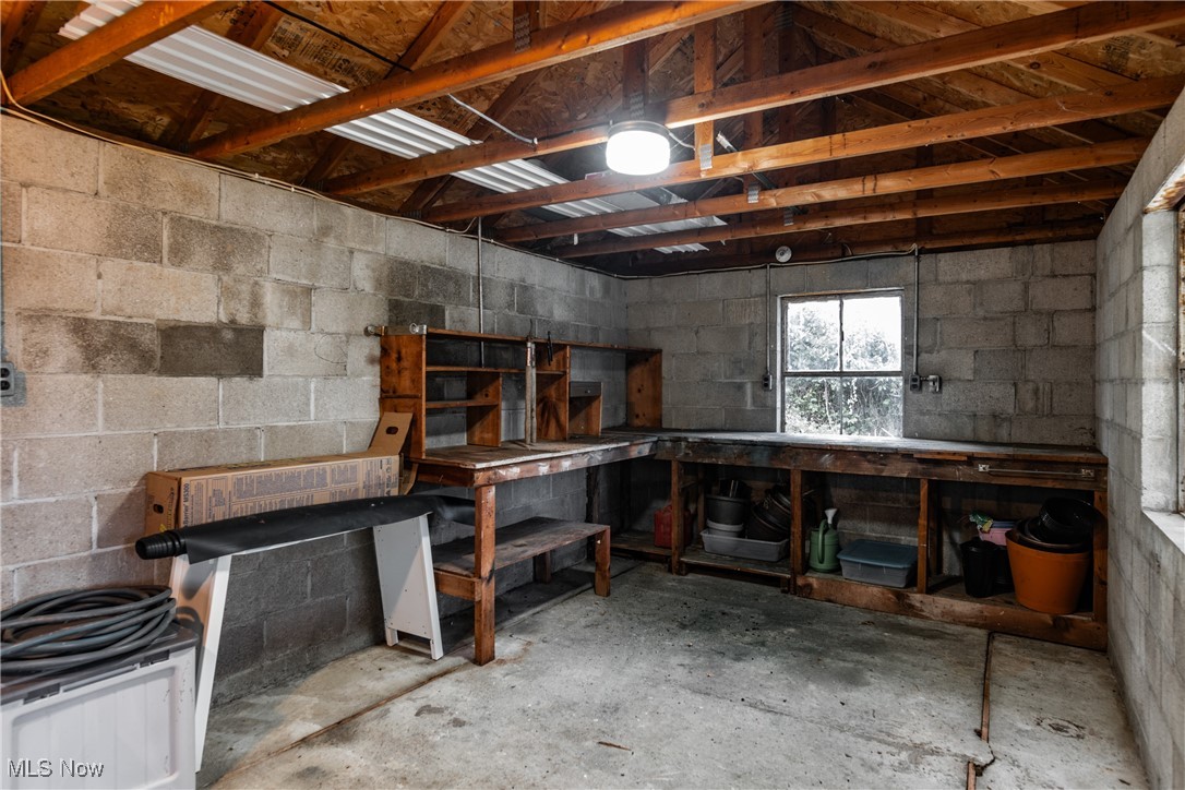 R R De Bussey Adn - Residential