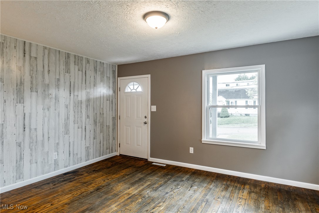 R R De Bussey Adn - Residential