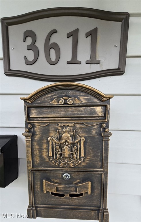 R R De Bussey Adn - Residential