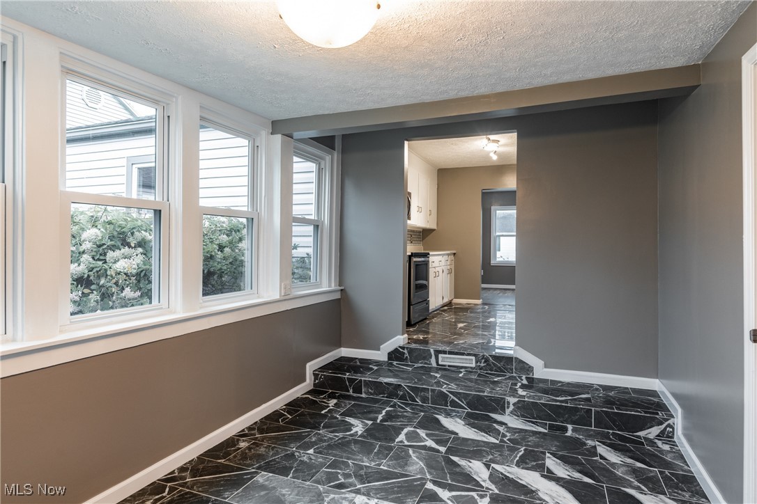 R R De Bussey Adn - Residential