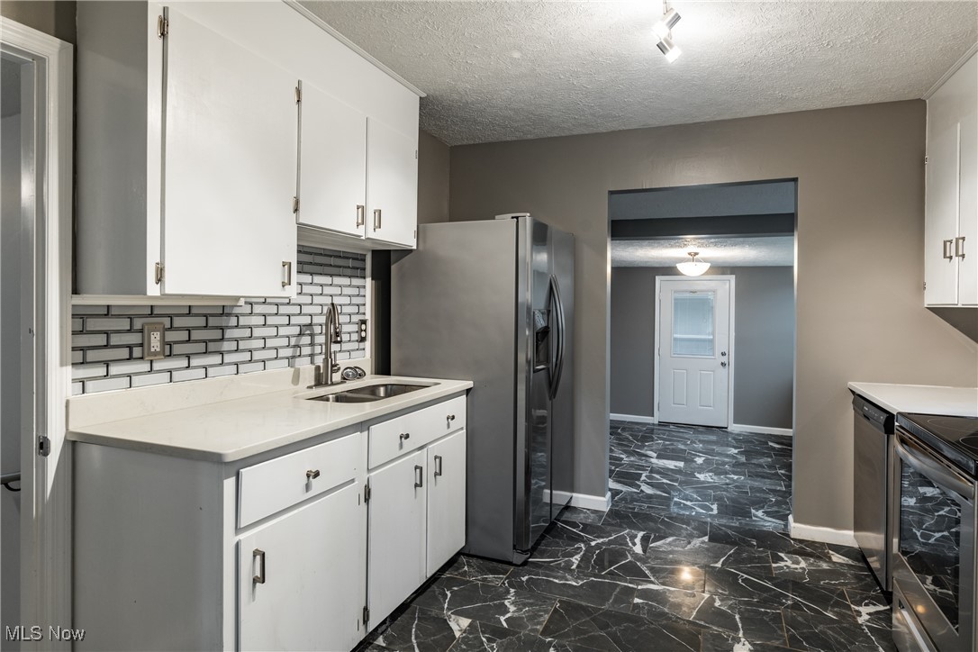 R R De Bussey Adn - Residential