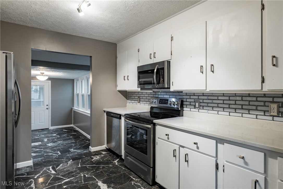 R R De Bussey Adn - Residential