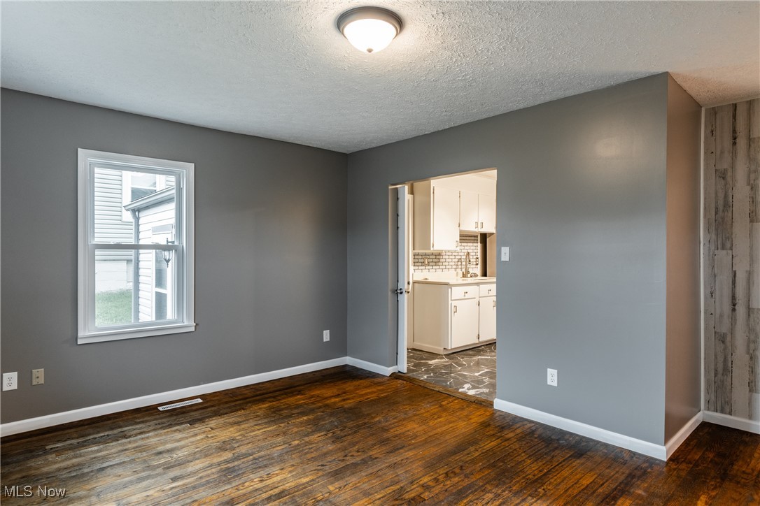 R R De Bussey Adn - Residential