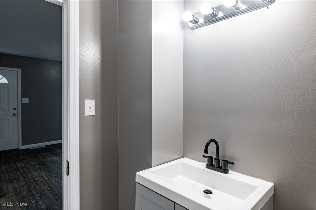 R R De Bussey Adn - Residential