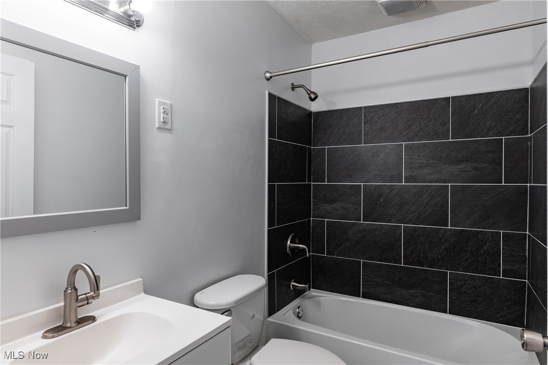 R R De Bussey Adn - Residential