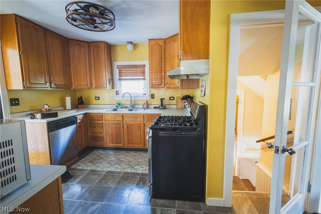 290 Cooper Foster Park Road W