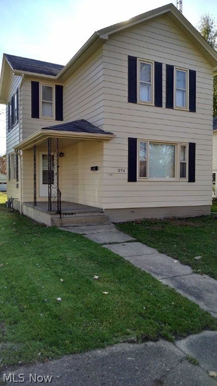 Don’t miss this well cared for, spacious home!  Features include 3 nice size bedrooms, 1 bath and first floor laundry.  The furnace, central air, sump pump, dehumidifier, kitchen countertops, storm doors, shed, exterior paint, carpet, flooring and paint throughout the entire house - all new in 2016.  Everything is done and ready for you to move right in!  Call today!