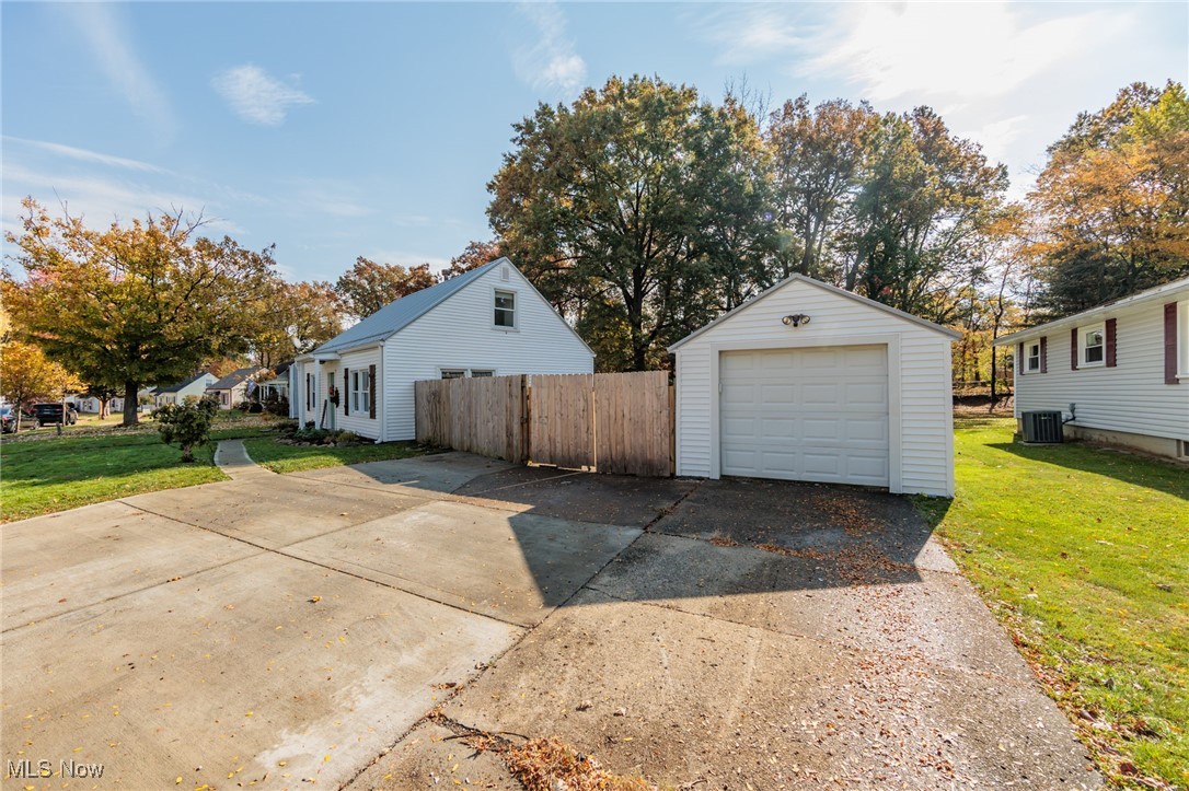 1909 Tudor Street, Cuyahoga Falls, Ohio image 28