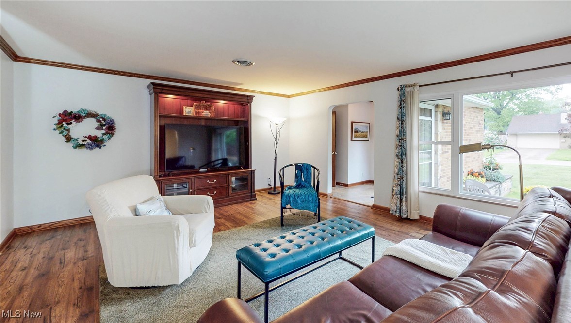 891 Sovereign Road