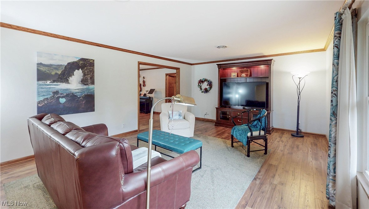 891 Sovereign Road