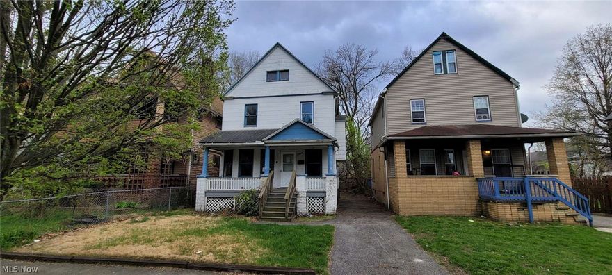 Spacious 4 bedroom colonial in the heart of Cleveland.  Tons of potential and character.  Come and make it your own today.