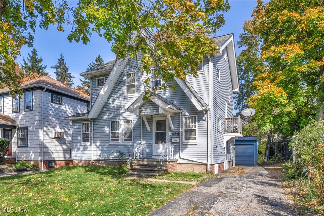 955 Dresden Road, Cleveland Heights, Ohio image 3