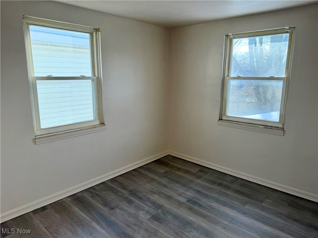 Photo of 34 W Lewis Street, Struthers, OH 44471 (MLS # 5177171)