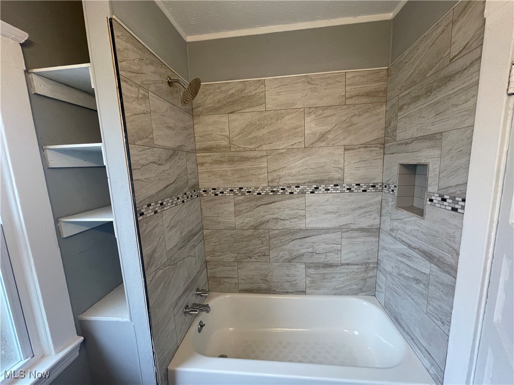 Hoyt - Residential Lease