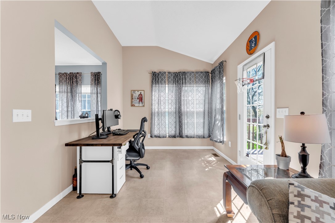 1220 Wellingshire Circle, Cuyahoga Falls, Ohio image 13
