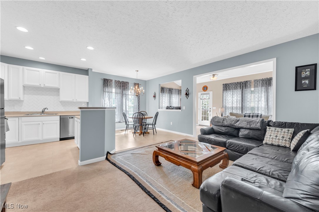 1220 Wellingshire Circle, Cuyahoga Falls, Ohio image 9