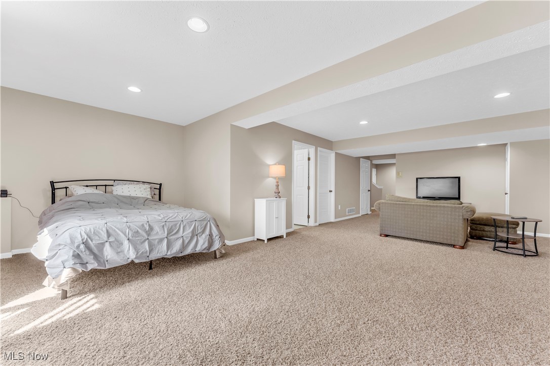 1220 Wellingshire Circle, Cuyahoga Falls, Ohio image 18