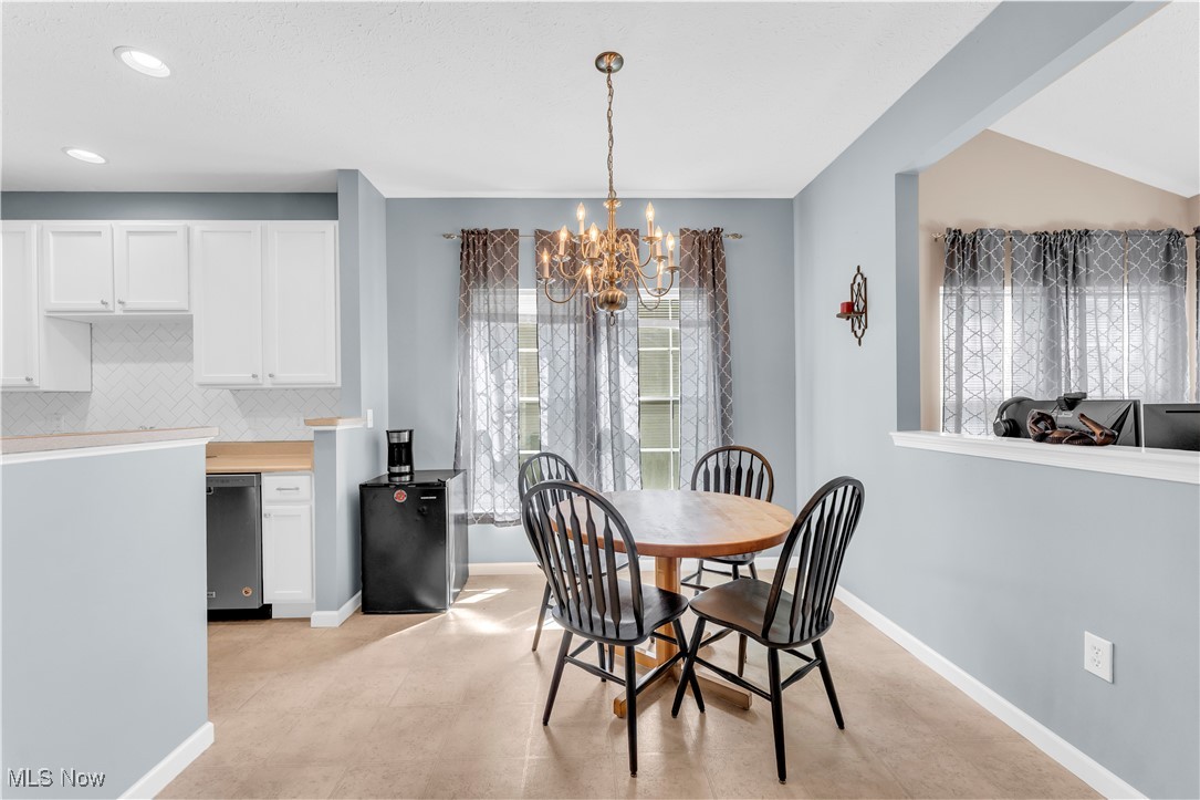 1220 Wellingshire Circle, Cuyahoga Falls, Ohio image 7