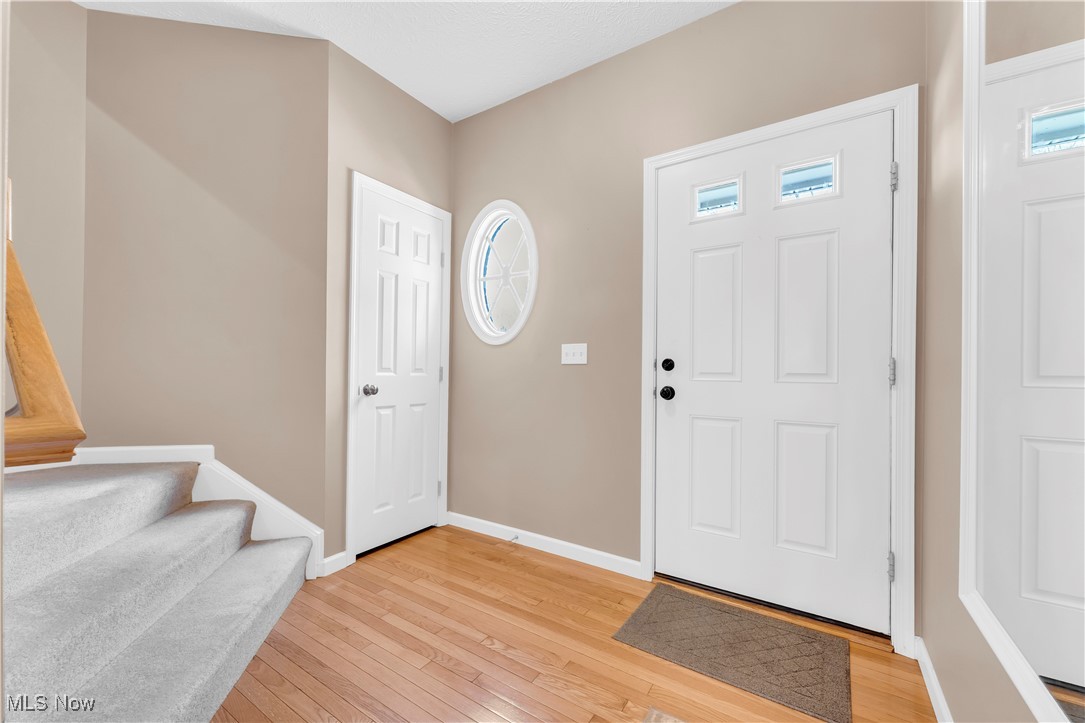 1220 Wellingshire Circle, Cuyahoga Falls, Ohio image 3
