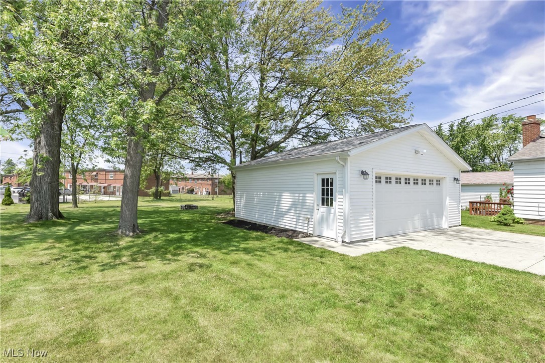 1660 Ridgeview Drive, Wickliffe, Ohio image 33