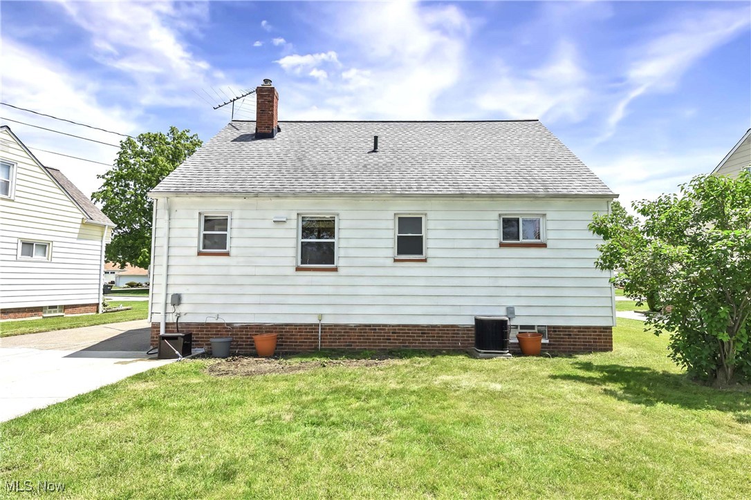 1660 Ridgeview Drive, Wickliffe, Ohio image 40