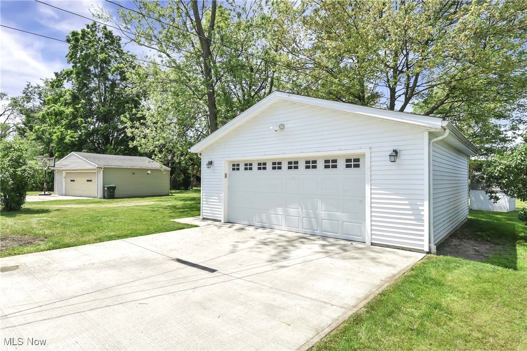 1660 Ridgeview Drive, Wickliffe, Ohio image 5