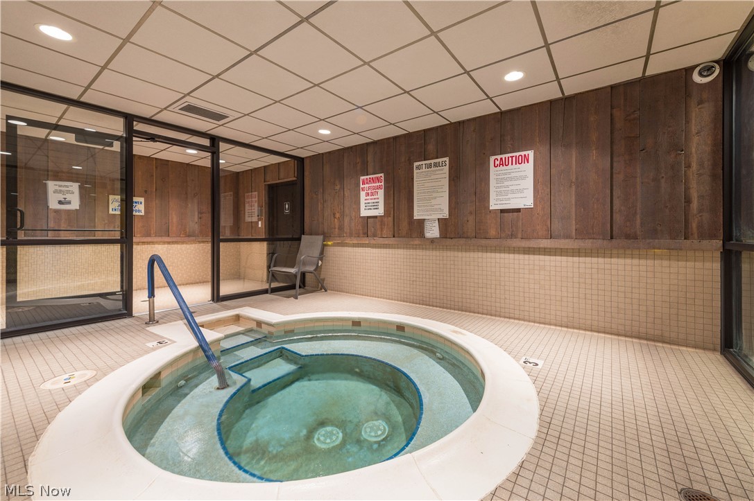 Meridian Condo - Residential