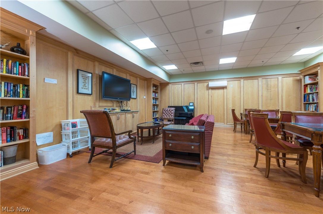 Meridian Condo - Residential