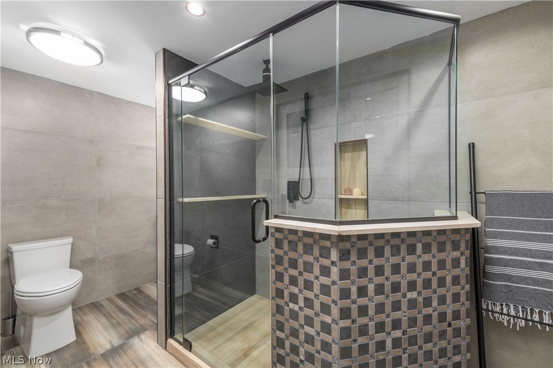 Meridian Condo - Residential