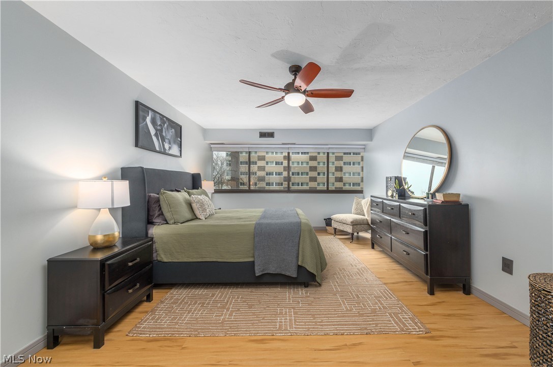 Meridian Condo - Residential