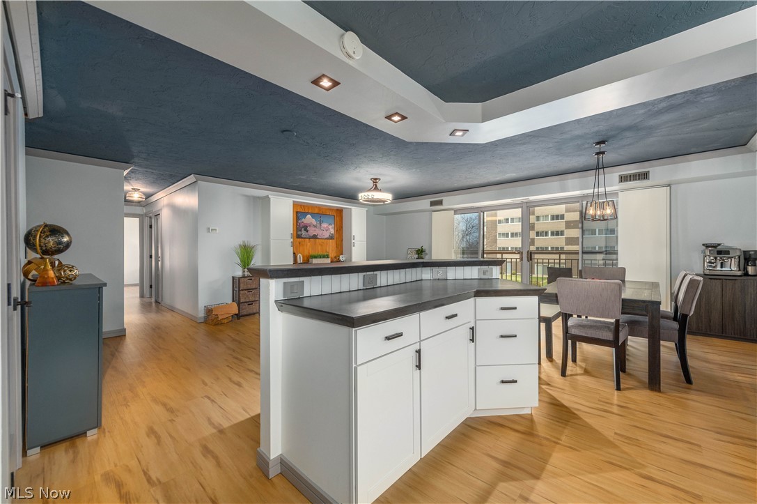 Meridian Condo - Residential