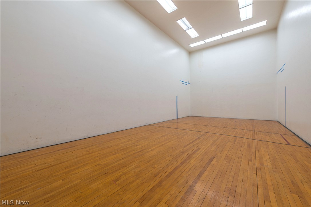 Meridian Condo - Residential