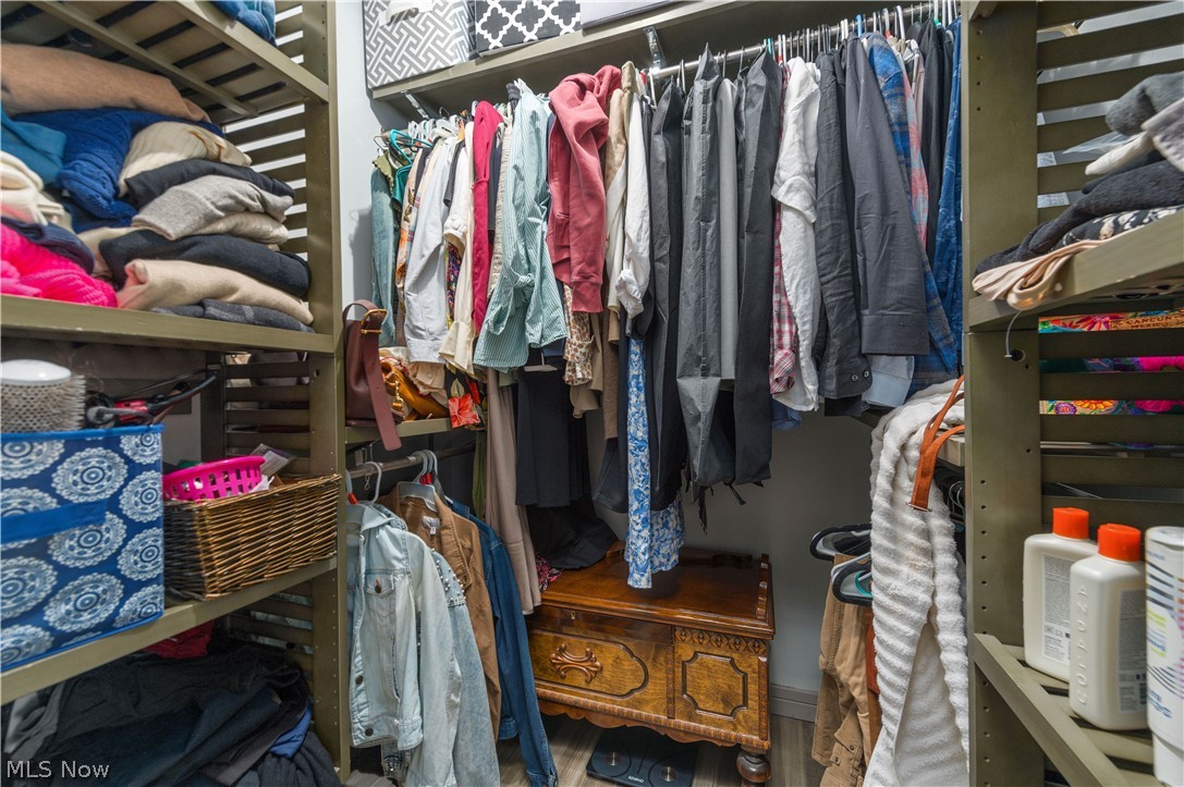 Meridian Condo - Residential