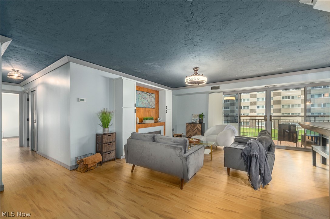 Meridian Condo - Residential