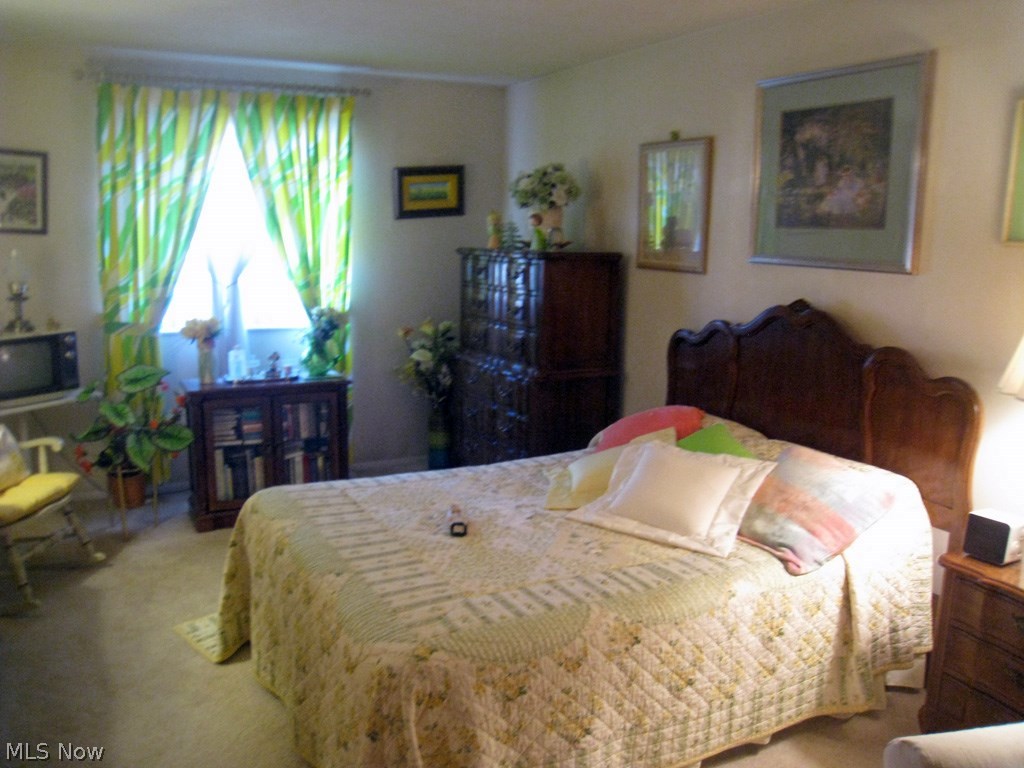 Pine Crest Condo - Residential