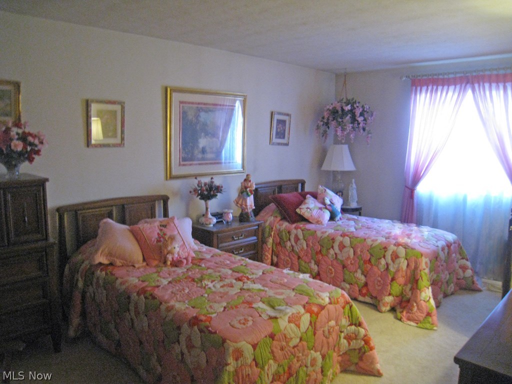 Pine Crest Condo - Residential