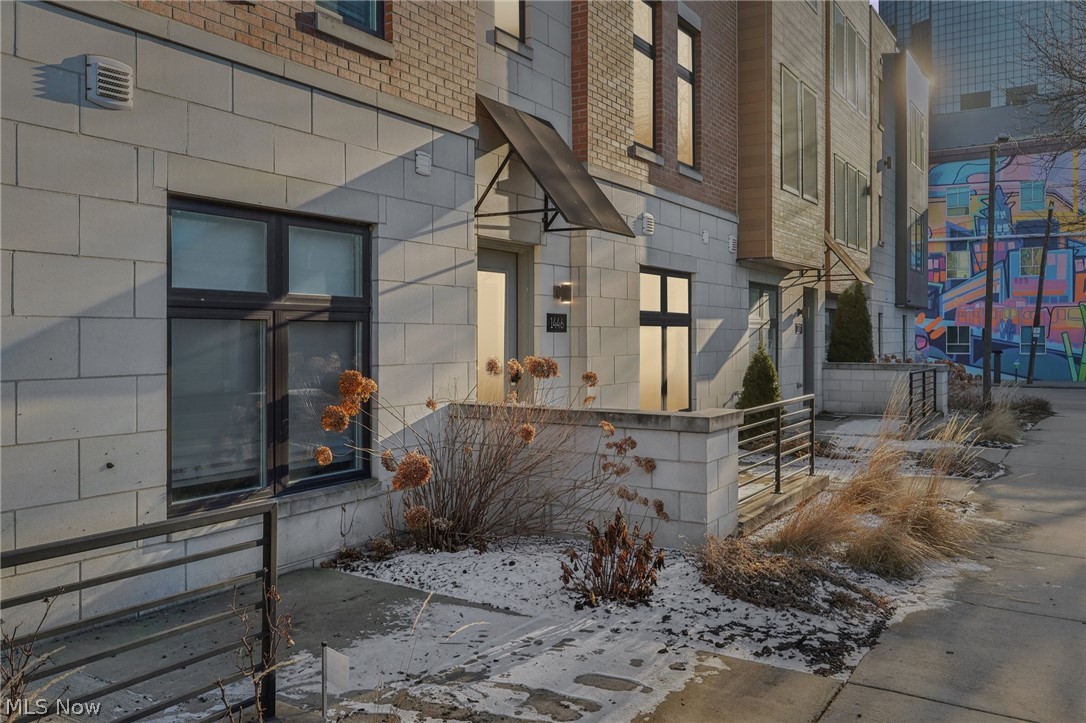 Sub Plat/The Ave District B - Residential Lease