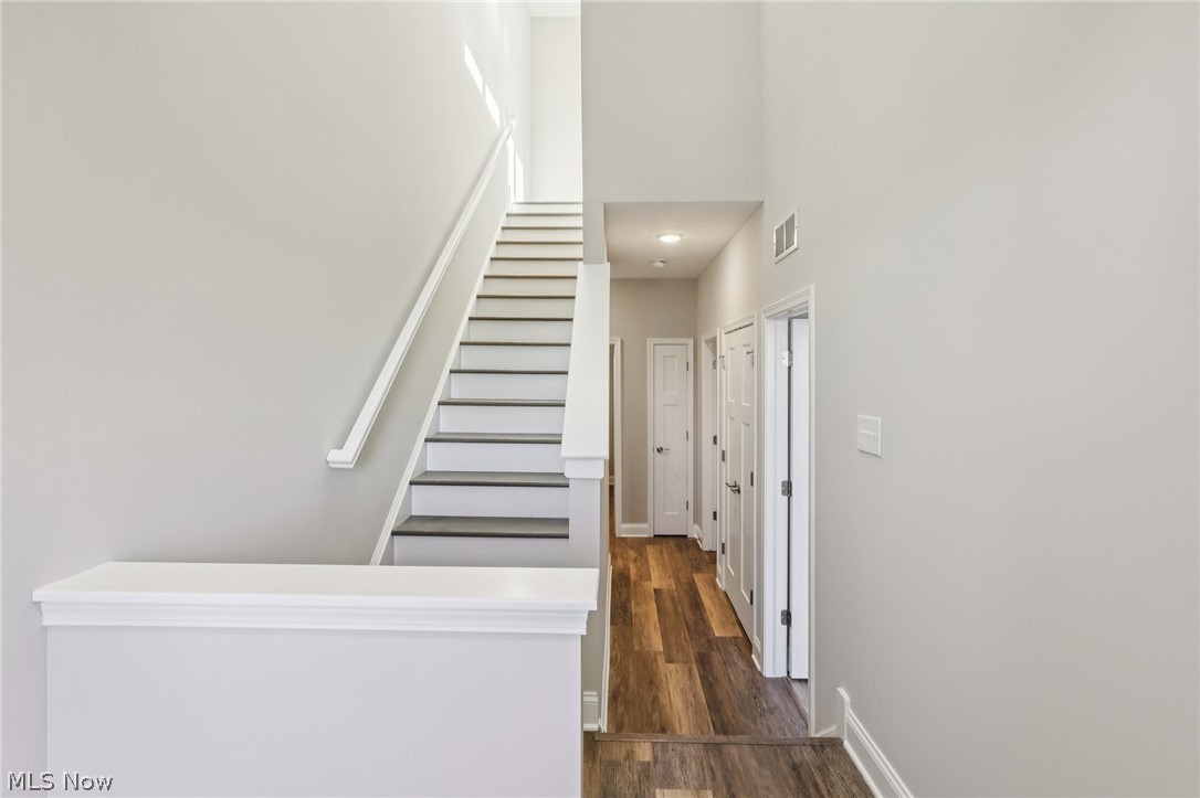 Sub Plat/The Ave District B - Residential Lease