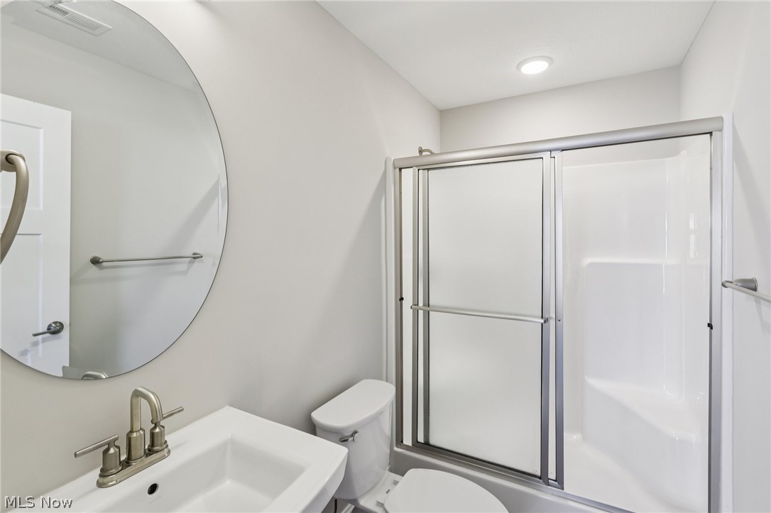 Sub Plat/The Ave District B - Residential Lease